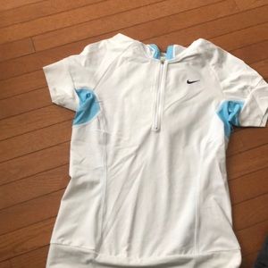 Nike T- shirt 1/4 zip with hood